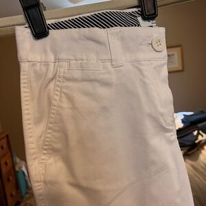 Size 0 Crown & Ivy White Mom-Fit Chinos